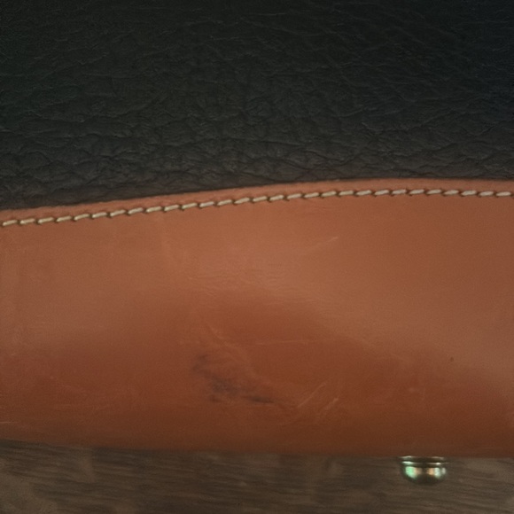 Dooney & Bourke All Weather Leather Vintage Dover Shoulderbag/Crossbody - Picture 16 of 16